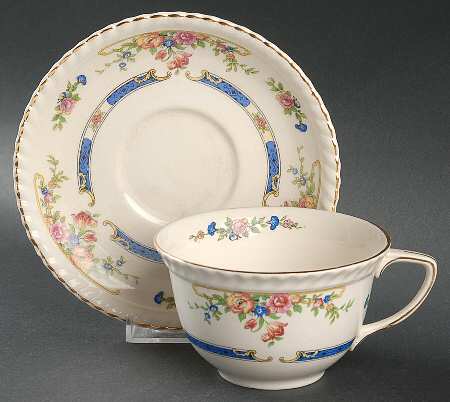 Eastbourne (Old English) Oversized Cup & Saucer Set