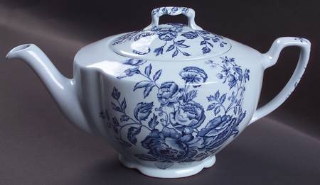Elizabeth Blue (Blue Background) Teapot & Lid