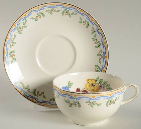 Fantasio Flat Cup & Saucer Set