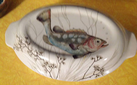FISH (CREAM) Lid for 2 Quart Oval Covered Casserole