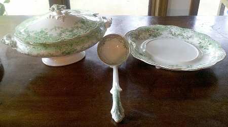 The Florentine Green (Gold Trim) Oval Tureen & Lid w/Ladle & Underplate