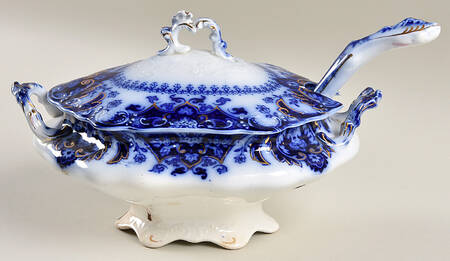 Florida (Flow Blue, Gold Accents) Sauce Boat & Lid with Ladle