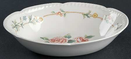Garden Party 9" Oval Vegetable Bowl