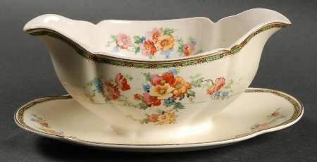 The Grafton Gravy Boat with Attached Underplate