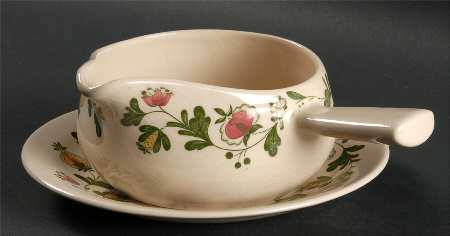 Gretchen Green Gravy Boat & Underplate