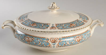 Hampton Round Covered Vegetable