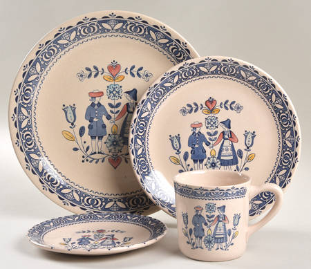 Hearts & Flowers Smooth 4 Piece Place Setting