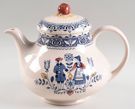 Hearts & Flowers Smooth Teapot & Lid