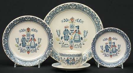 Hearts & Flowers Smooth 5 Piece Place Setting