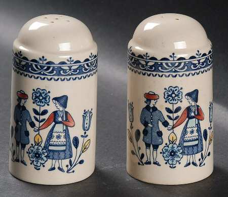 Hearts & Flowers Smooth Salt & Pepper Set