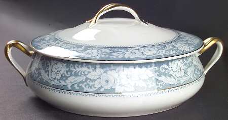 Henley Blue Round Covered Vegetable