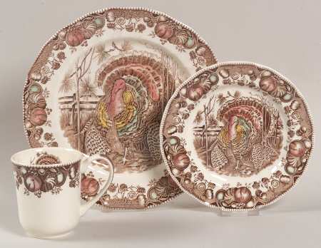 His Majesty (Made in England) 3 Piece Set (Dinner & Salad Plate w/Mug)