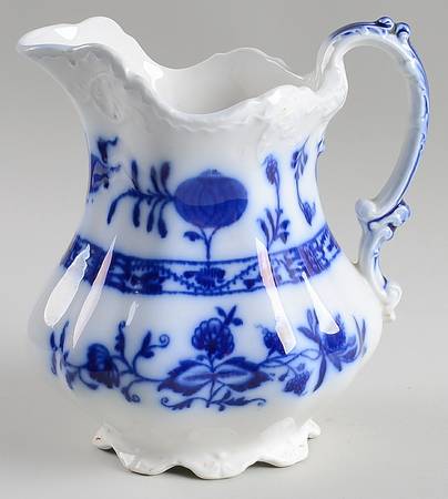 Holland (Flow Blue) 32 Oz Pitcher