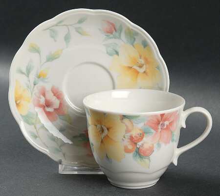 Hyde Park (Scalloped) Flat Cup & Saucer Set