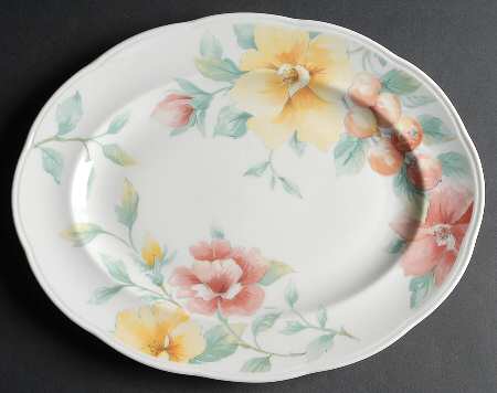 Hyde Park (Scalloped) 14" Oval Serving Platter