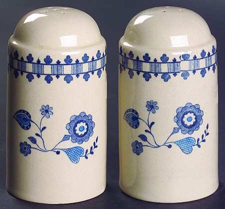 Jamestown Blue (Tan Background) Salt & Pepper Set