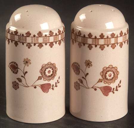 Jamestown Brown Salt & Pepper Set