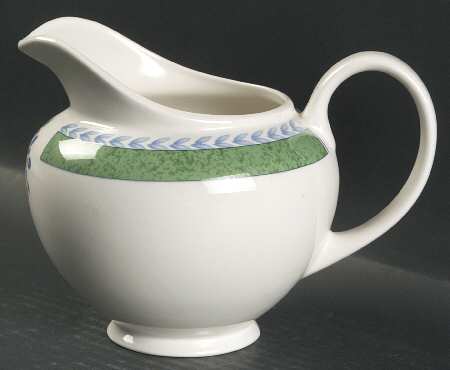 Jardiniere Green 32 Oz Pitcher