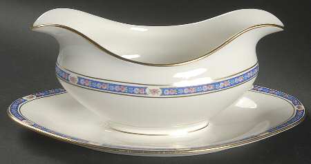 JB118 Gravy Boat with Attached Underplate
