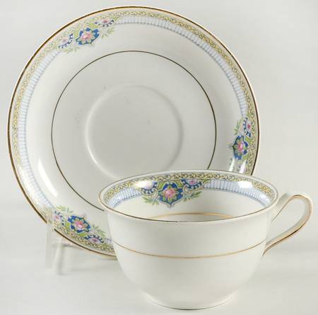 JB126 Flat Cup & Saucer Set