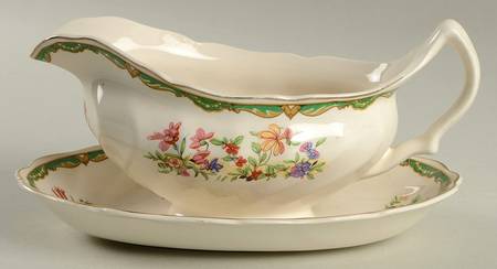 JB128 Gravy Boat & Underplate