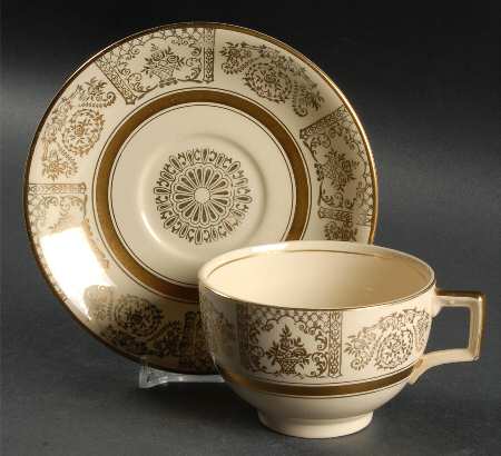 JB13 Footed Cup & Saucer Set