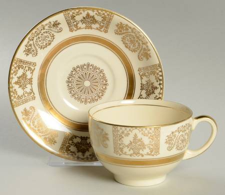 JB13 Flat Cup & Saucer Set