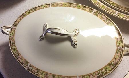 JB134 Oval Covered Vegetable