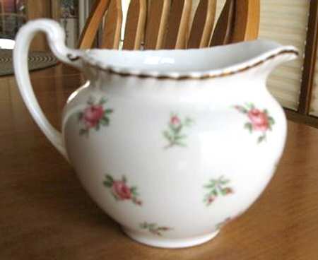 JB136 Creamer