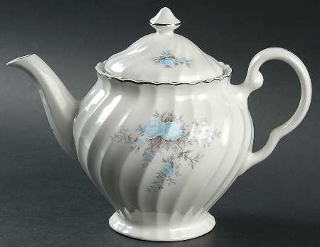 JB139 Teapot & Lid