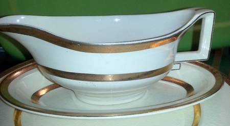 JB144 Gravy Boat with Attached Underplate