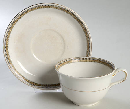 JB156 Footed Cup & Saucer Set