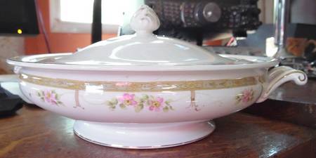 JB167 Round Covered Vegetable