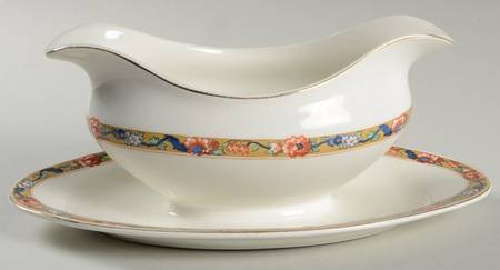 JB17 Gravy Boat with Attached Underplate