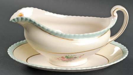 JB18 Gravy Boat & Underplate