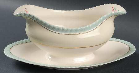 JB18 Gravy Boat with Attached Underplate