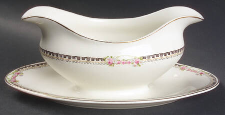JB185 Gravy Boat with Attached Underplate