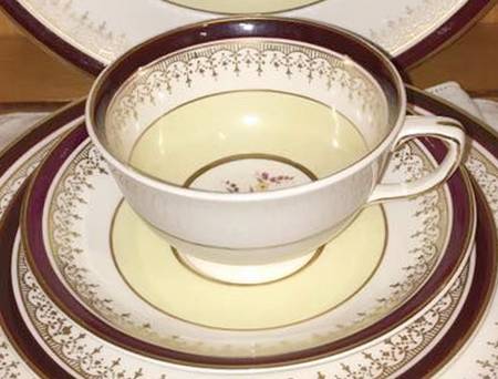 JB201 Footed Cup & Saucer Set