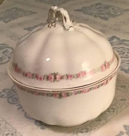JB203 Sugar Bowl & Lid