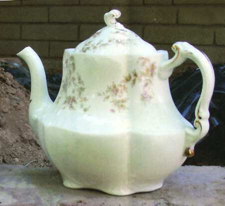JB246 Teapot & Lid