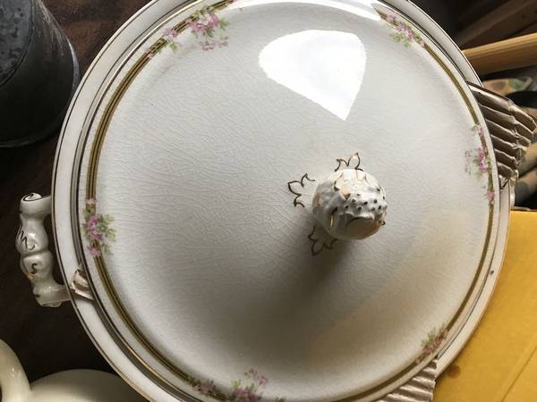JB265 Round Covered Vegetable
