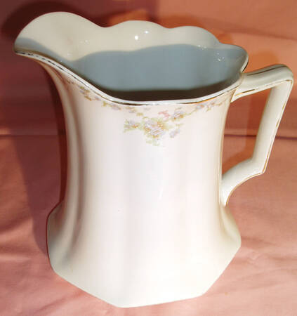 JB276 48 Oz Pitcher