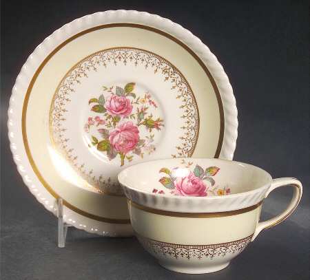 JB33 Flat Cup & Saucer Set