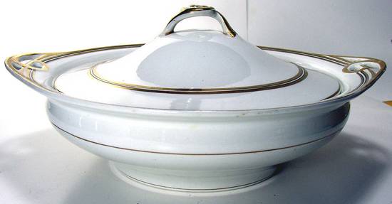 JB37 Round Covered Vegetable