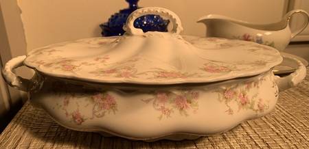 JB38 Oval Covered Vegetable