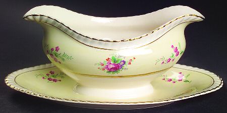 JB66 Gravy Boat with Attached Underplate