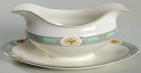 JB7 Gravy Boat with Attached Underplate