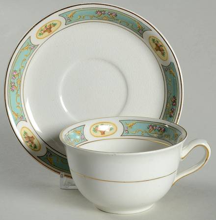 JB7 Flat Cup & Saucer Set