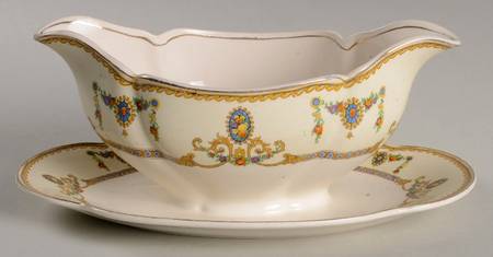 The Jewel Gravy Boat with Attached Underplate