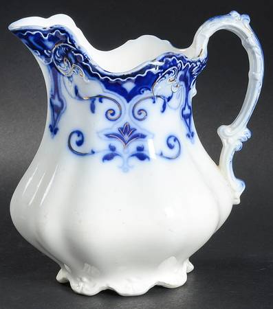 The Jewel (Flow Blue) 32 Oz Pitcher